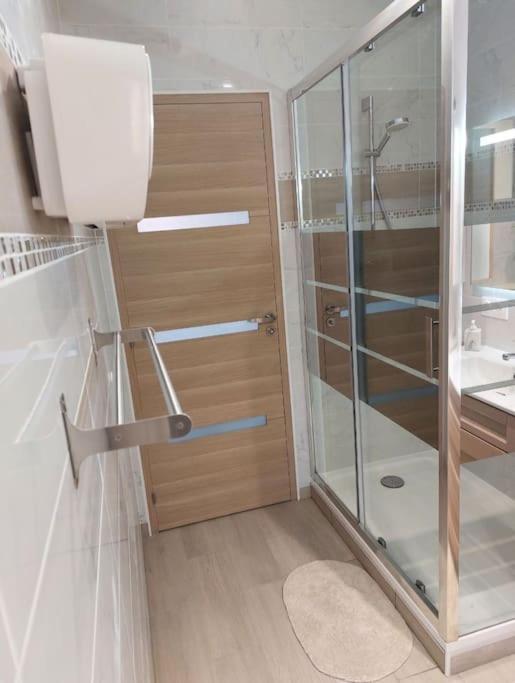 Souvenirs De Provence, Charmant Appartement Neuf 3 Etoiles 디뉴레뱅 외부 사진
